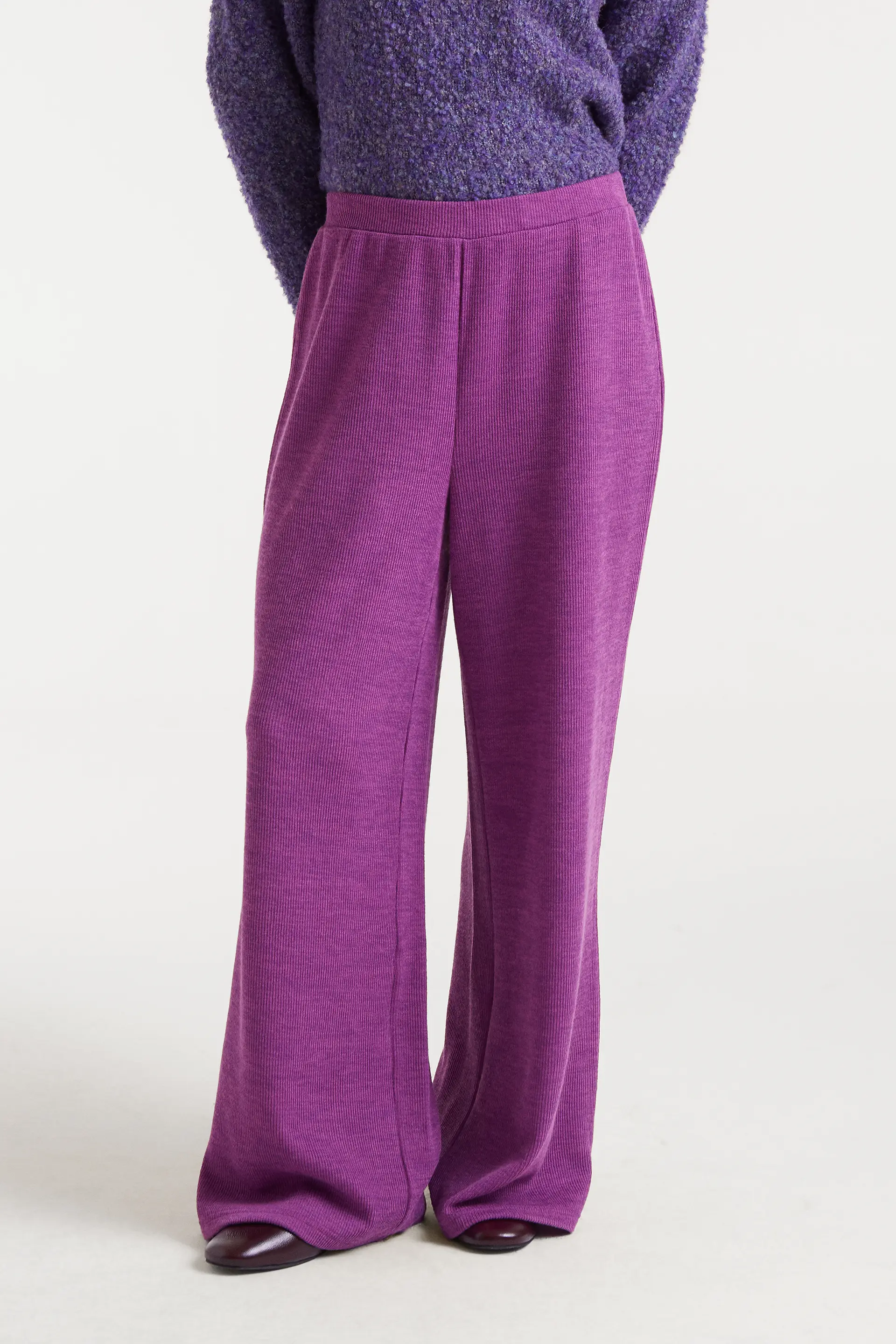 Pantalón punto canalé magenta