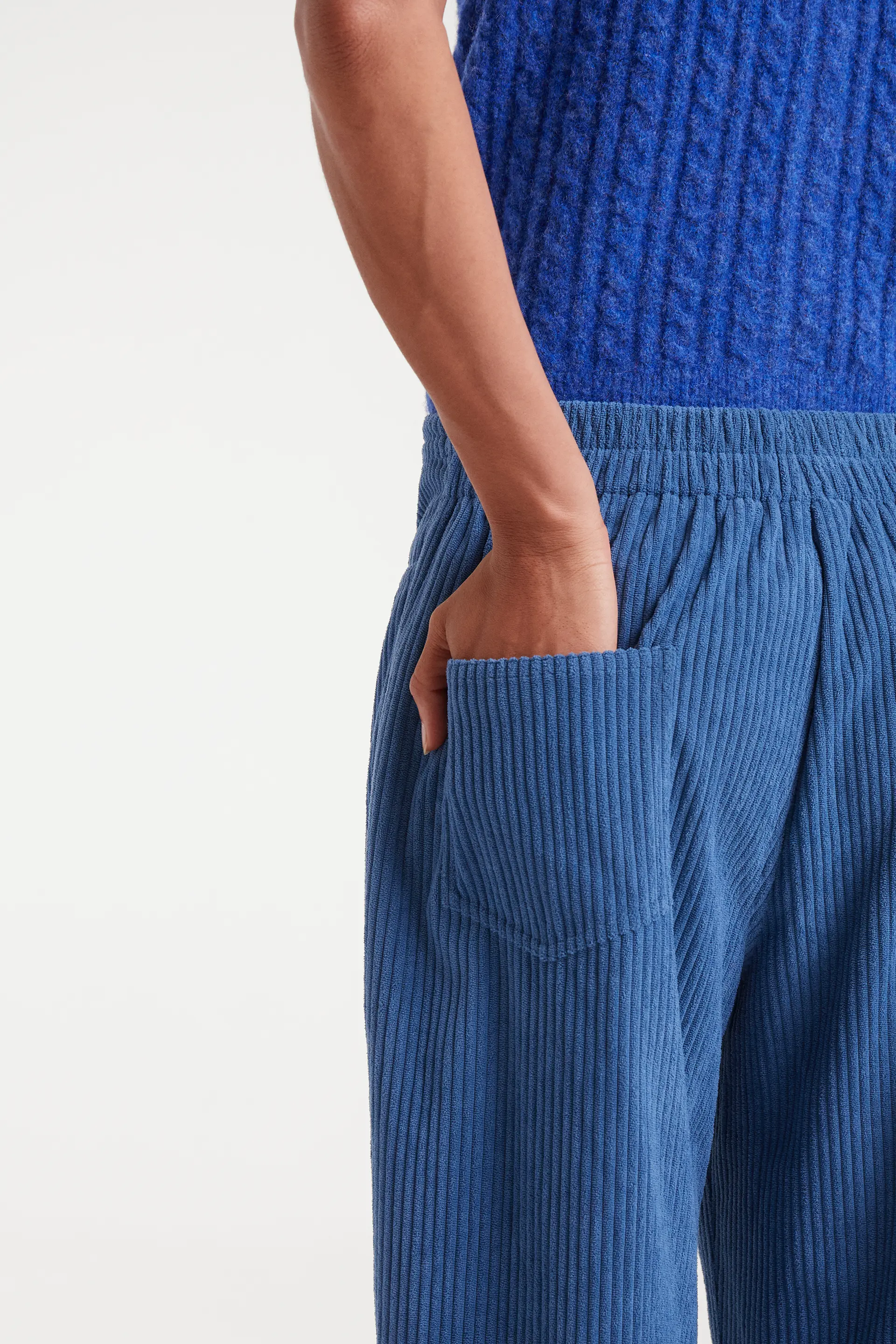 Pantalón recto de pana azul - Image 4