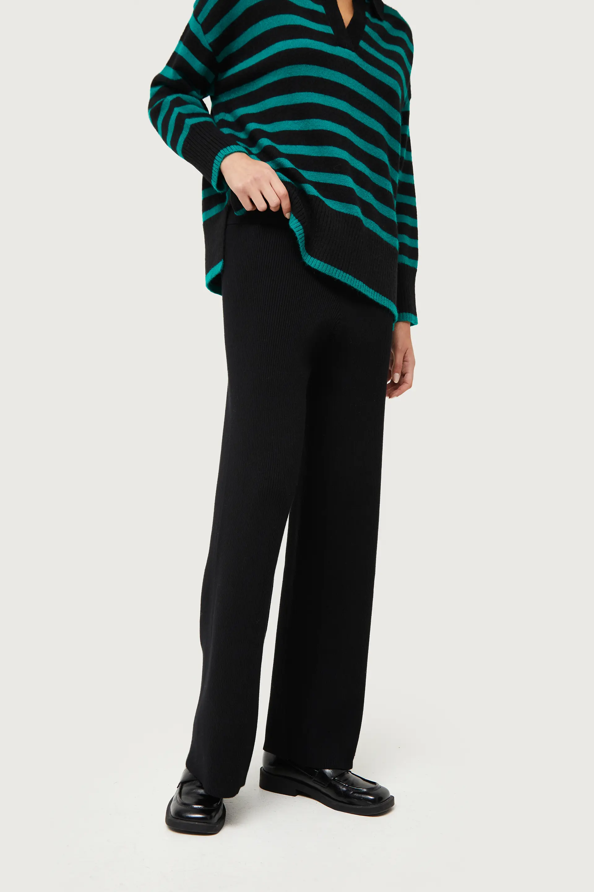 Pantalón recto de punto negro - Image 4