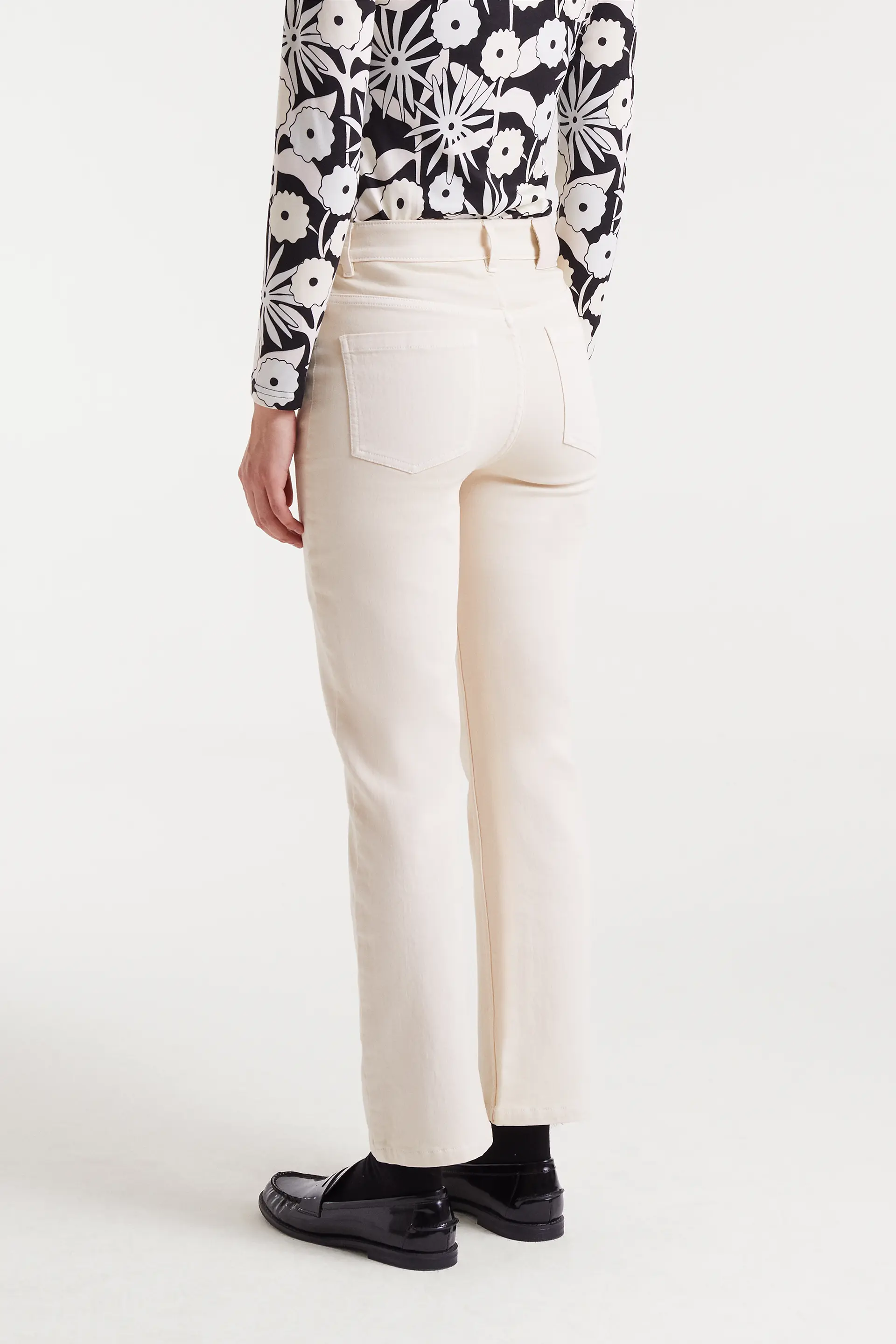 Pantalón vaquero blanco - Image 3