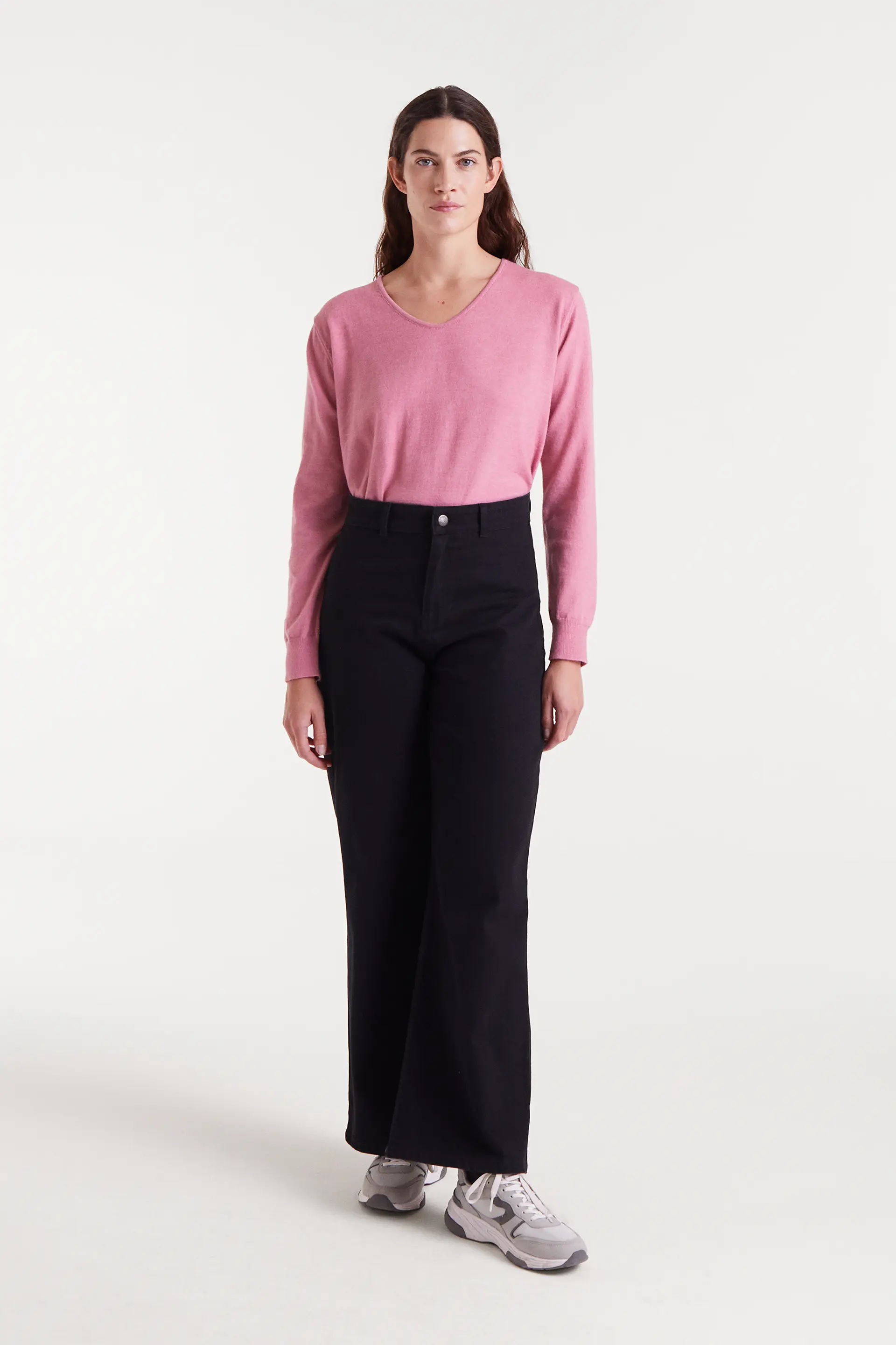 Pantalón vaquero negro con bordado de fresa - Image 5