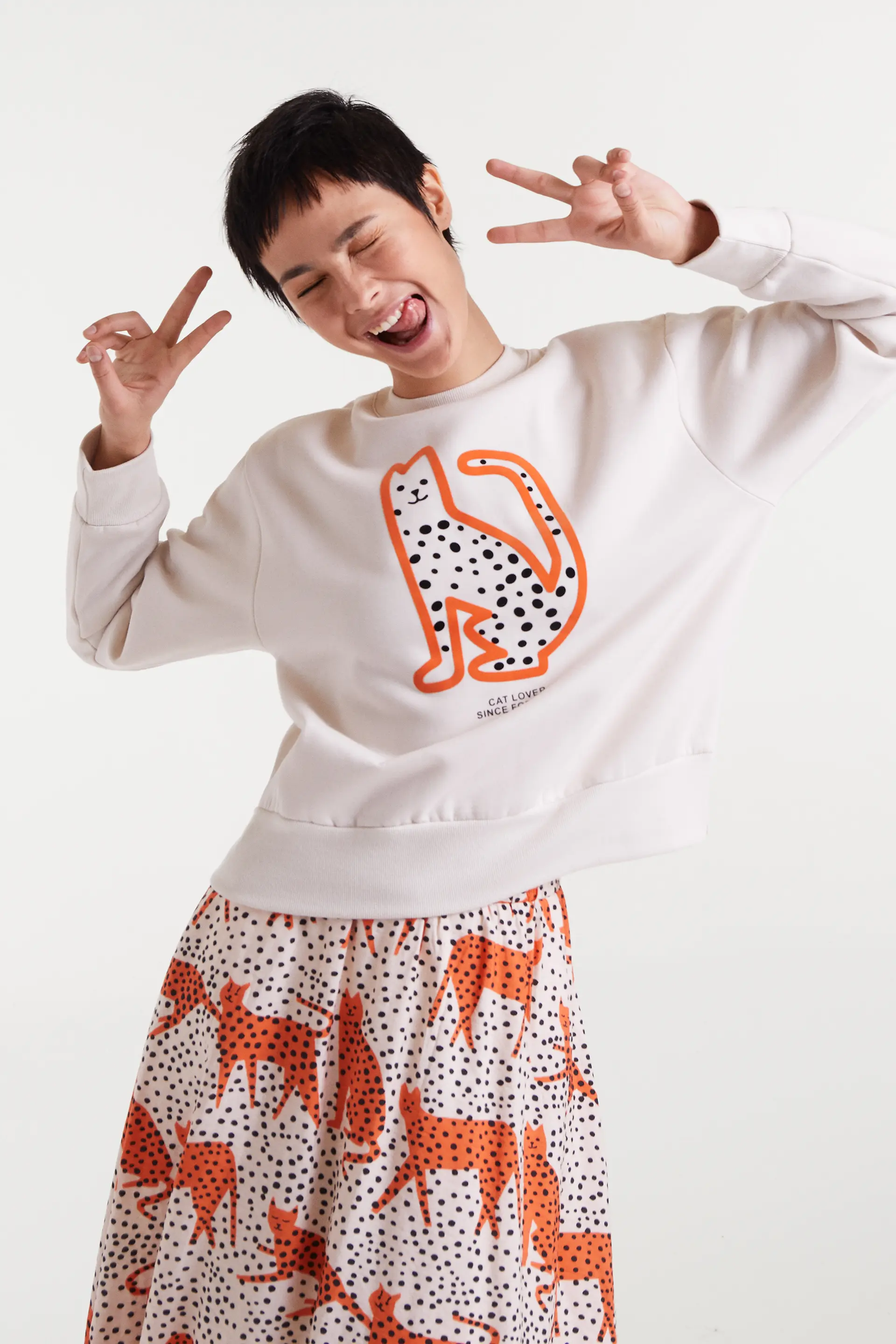 Sudadera blanca con estampado Cat Lover Since Forever - Image 6