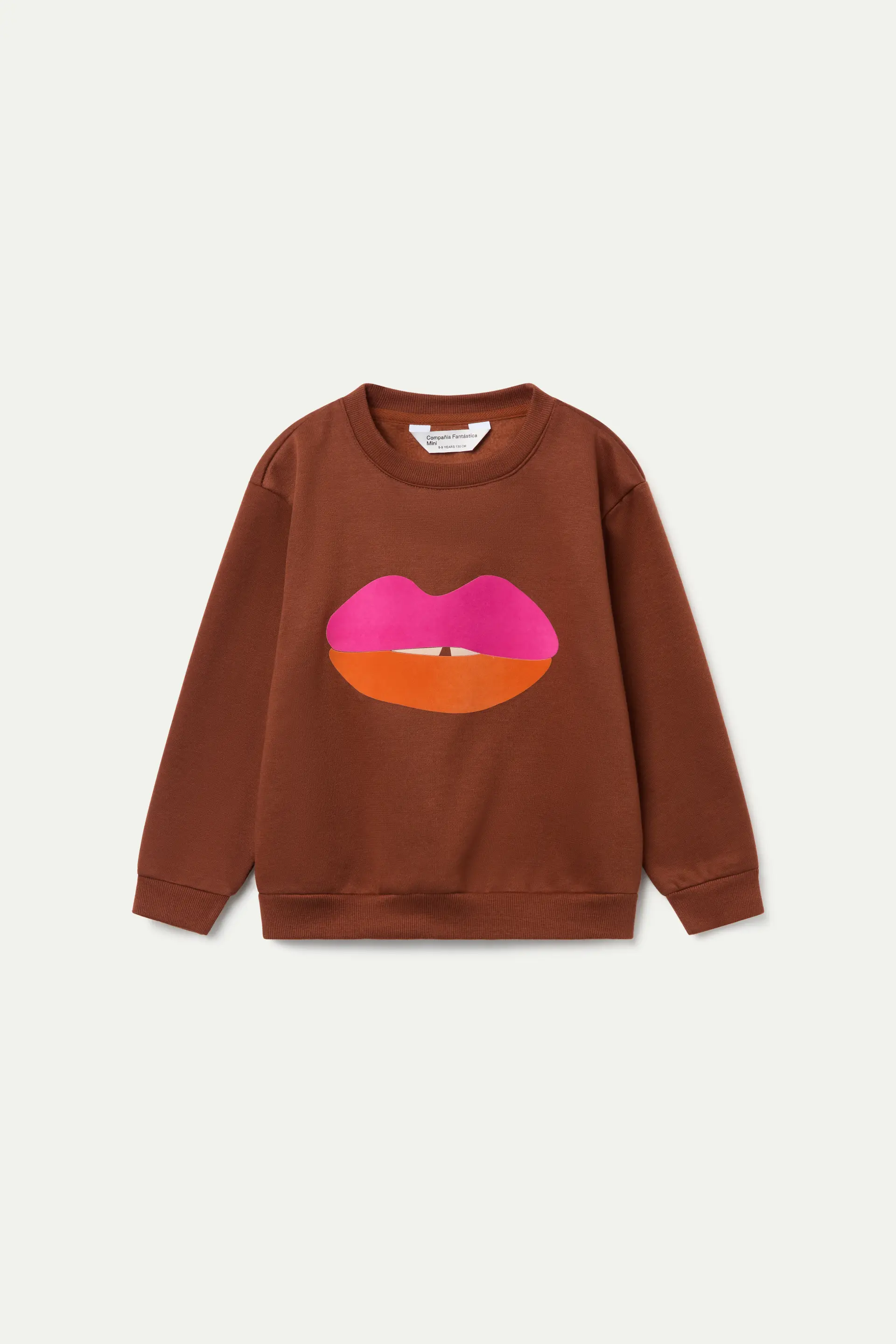 Sudadera de niña marrón con estampado de labios en fucsia y naranja. - Image 2