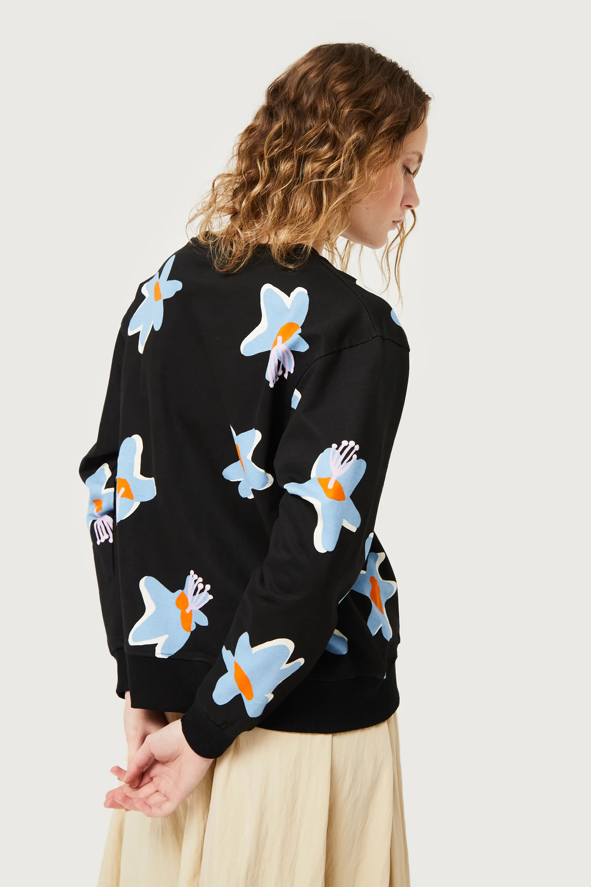 Sudadera estampado floral Calatea negro - Image 5