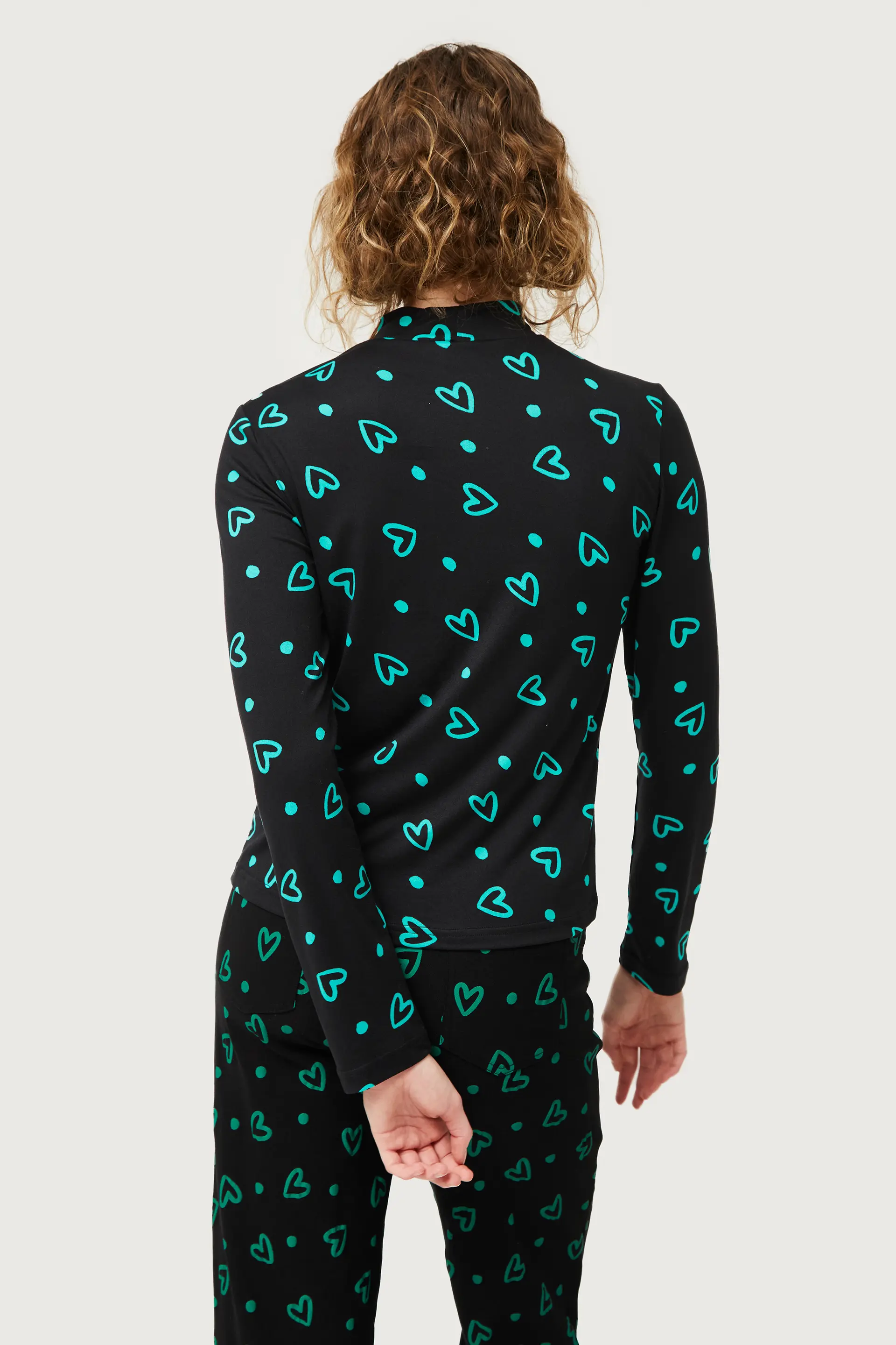 Top ajustado estampado de corazones verdes - Image 5