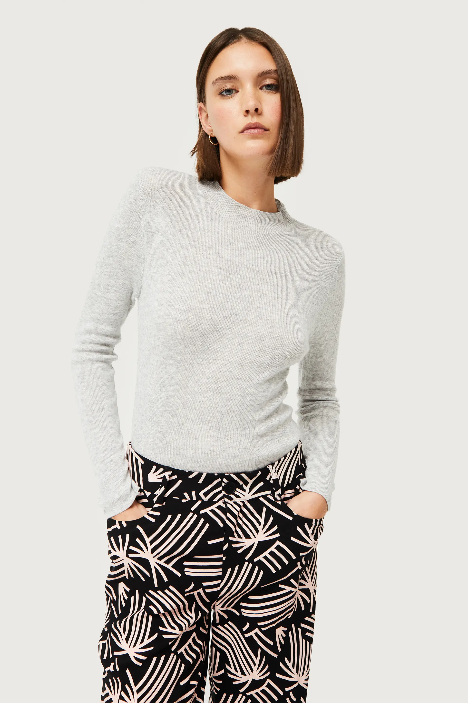 Top con cuello perkins gris - Image 3