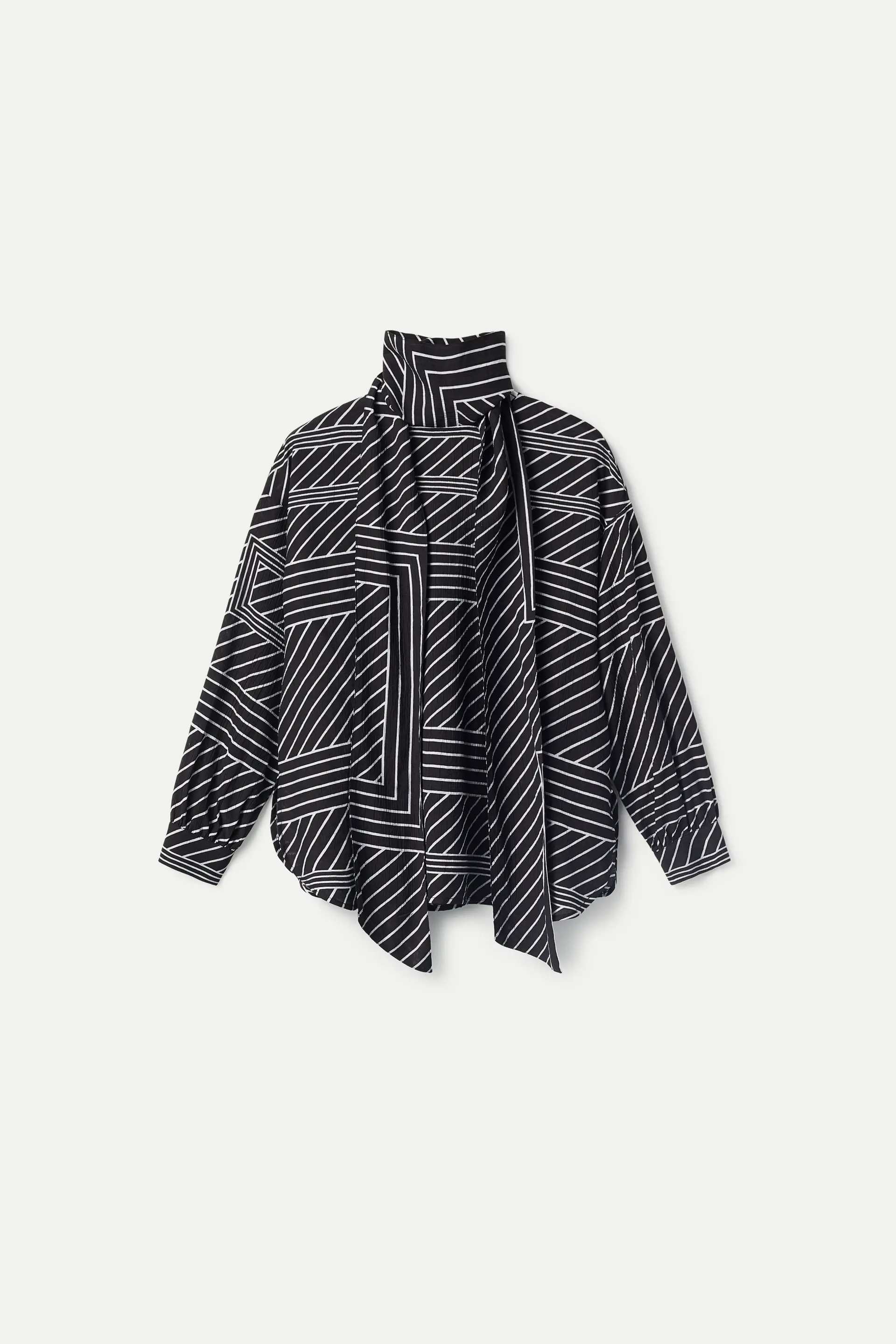 Top con foulard estampado de rayas negro - Image 2