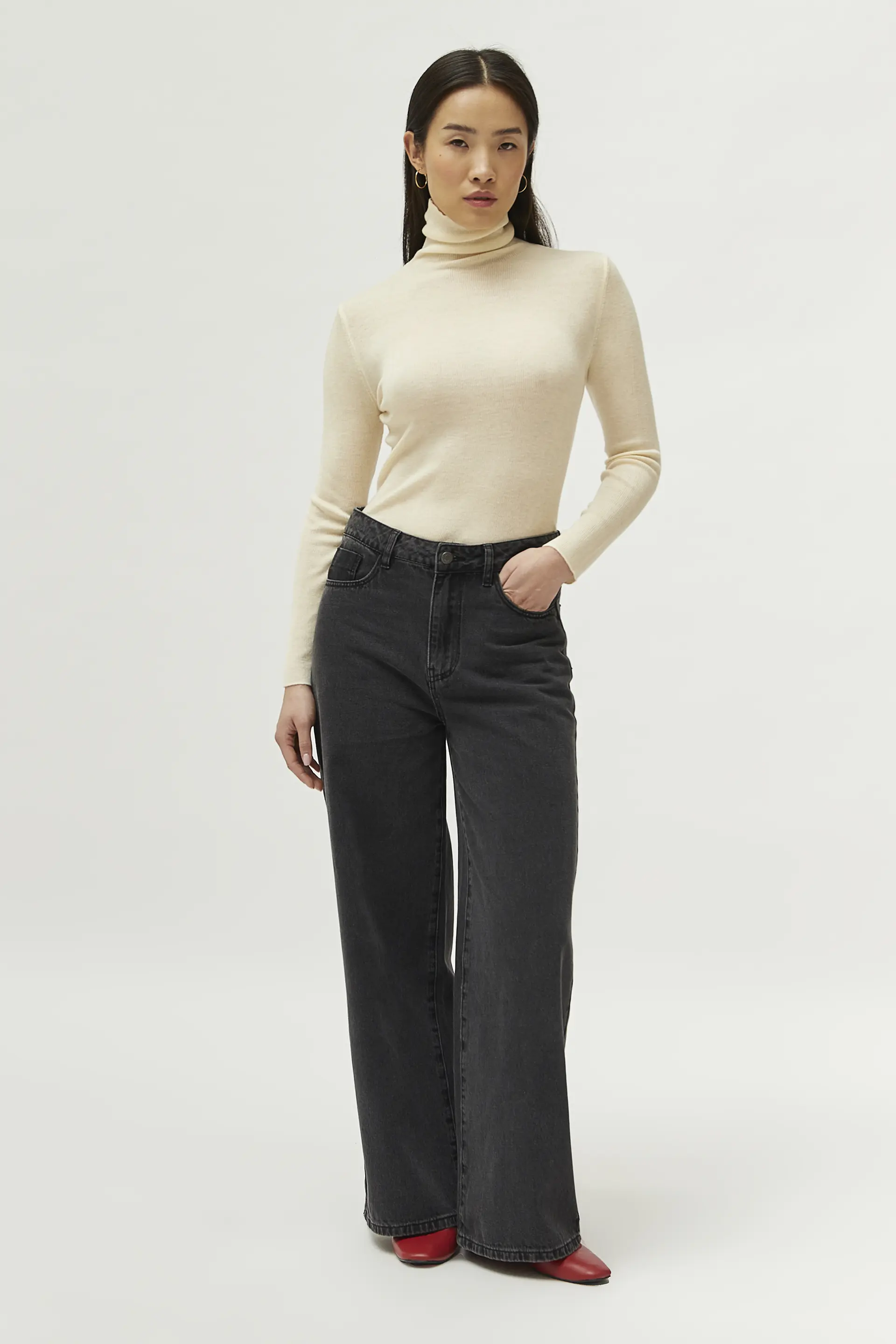 Top cuello alto blanco