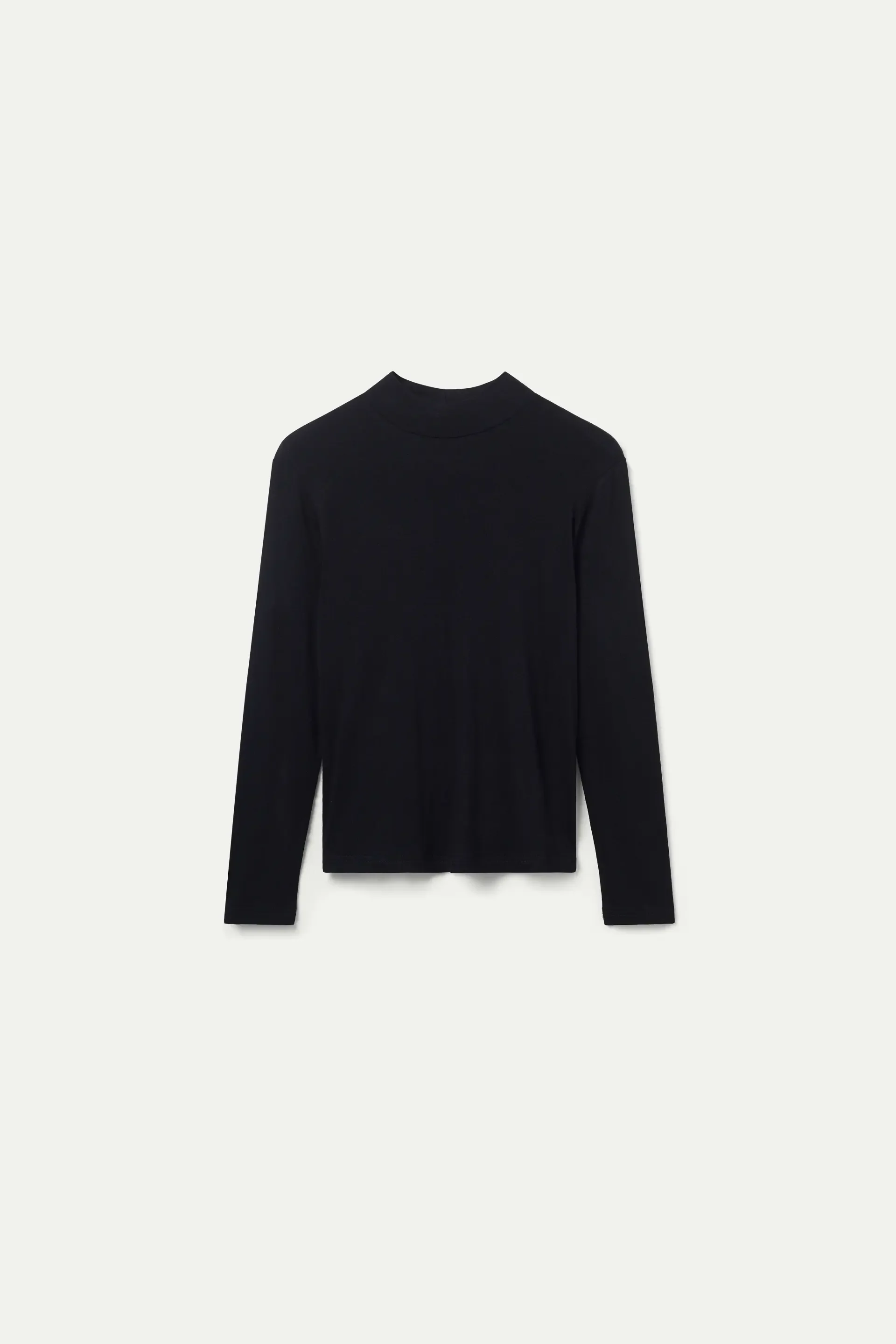 Top cuello mock negro - Image 2