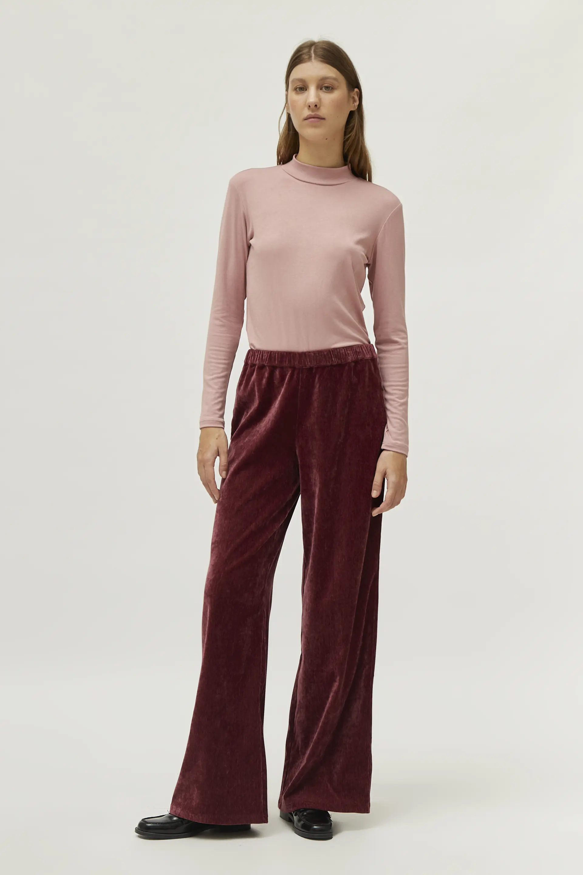 Top cuello mock rosa