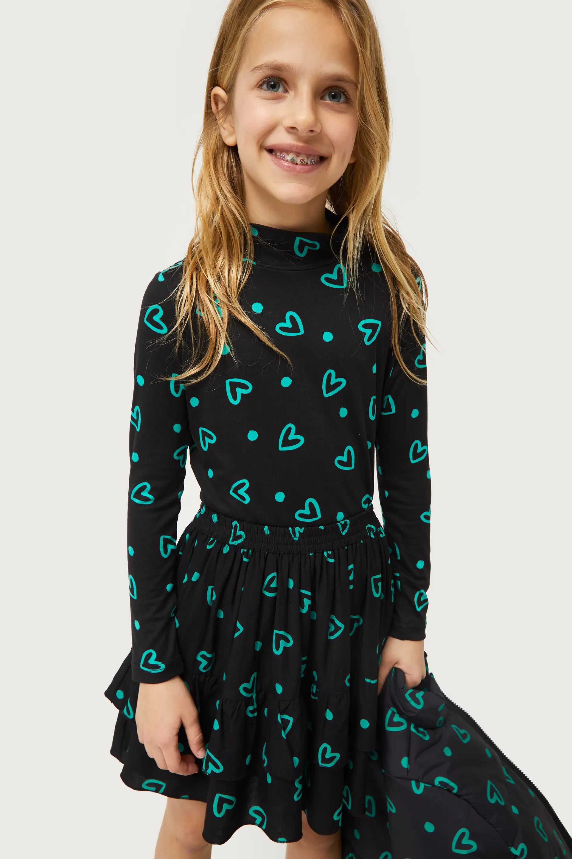 Top de niña estampado de corazones verdes - Image 3