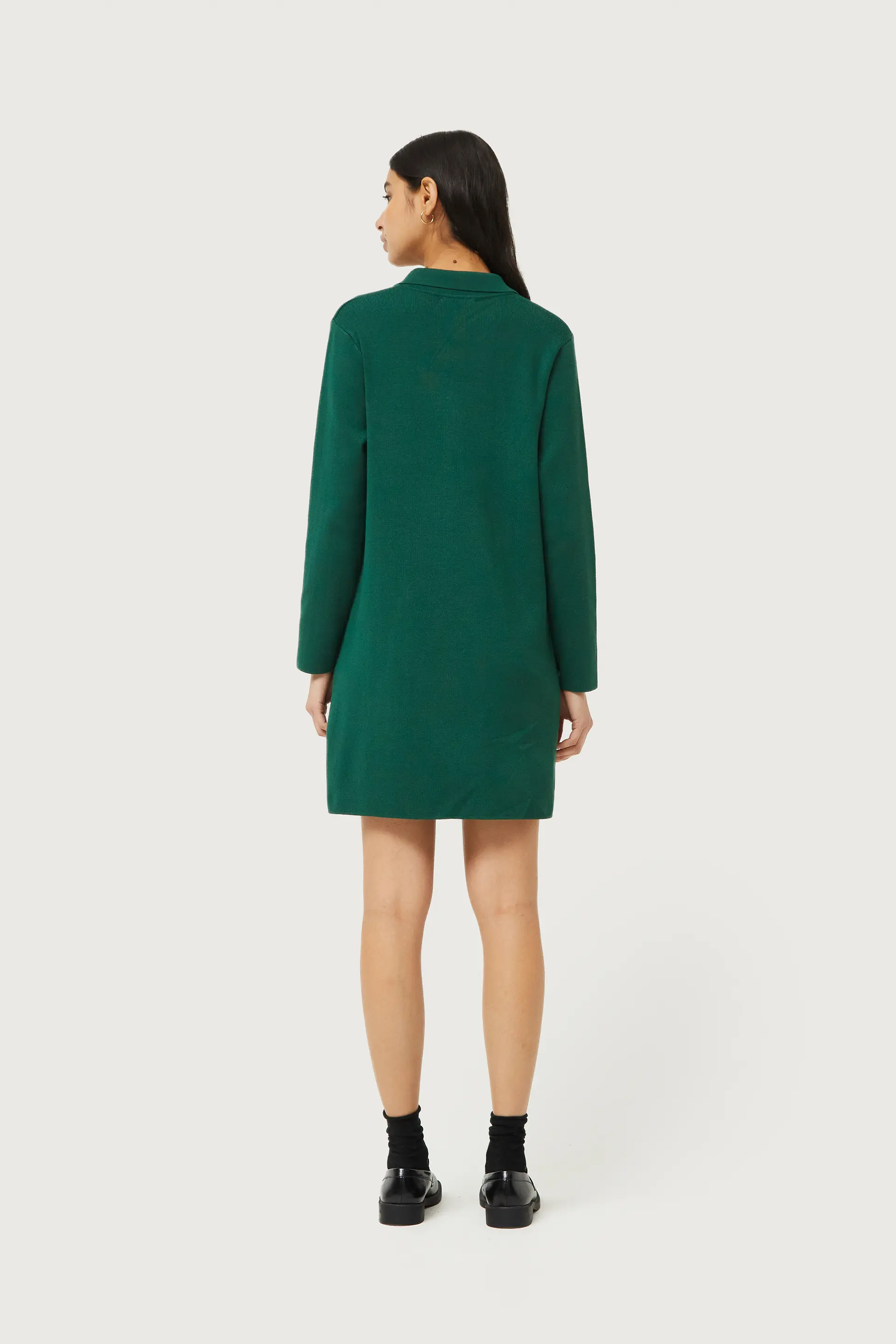 Vestido corto con cuello polo verde - Image 5