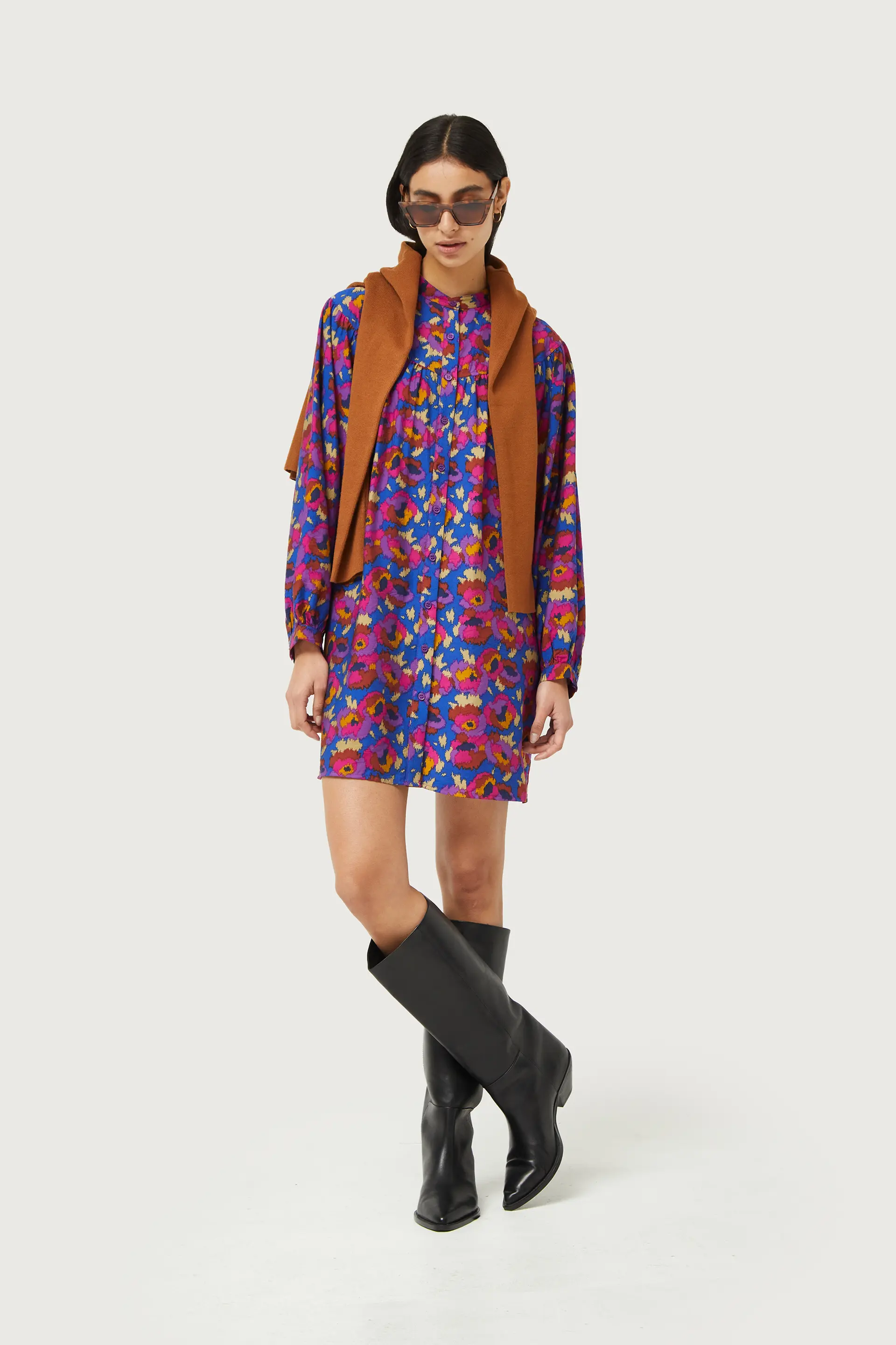 Vestido corto con estampado floral Dewberry - Image 5
