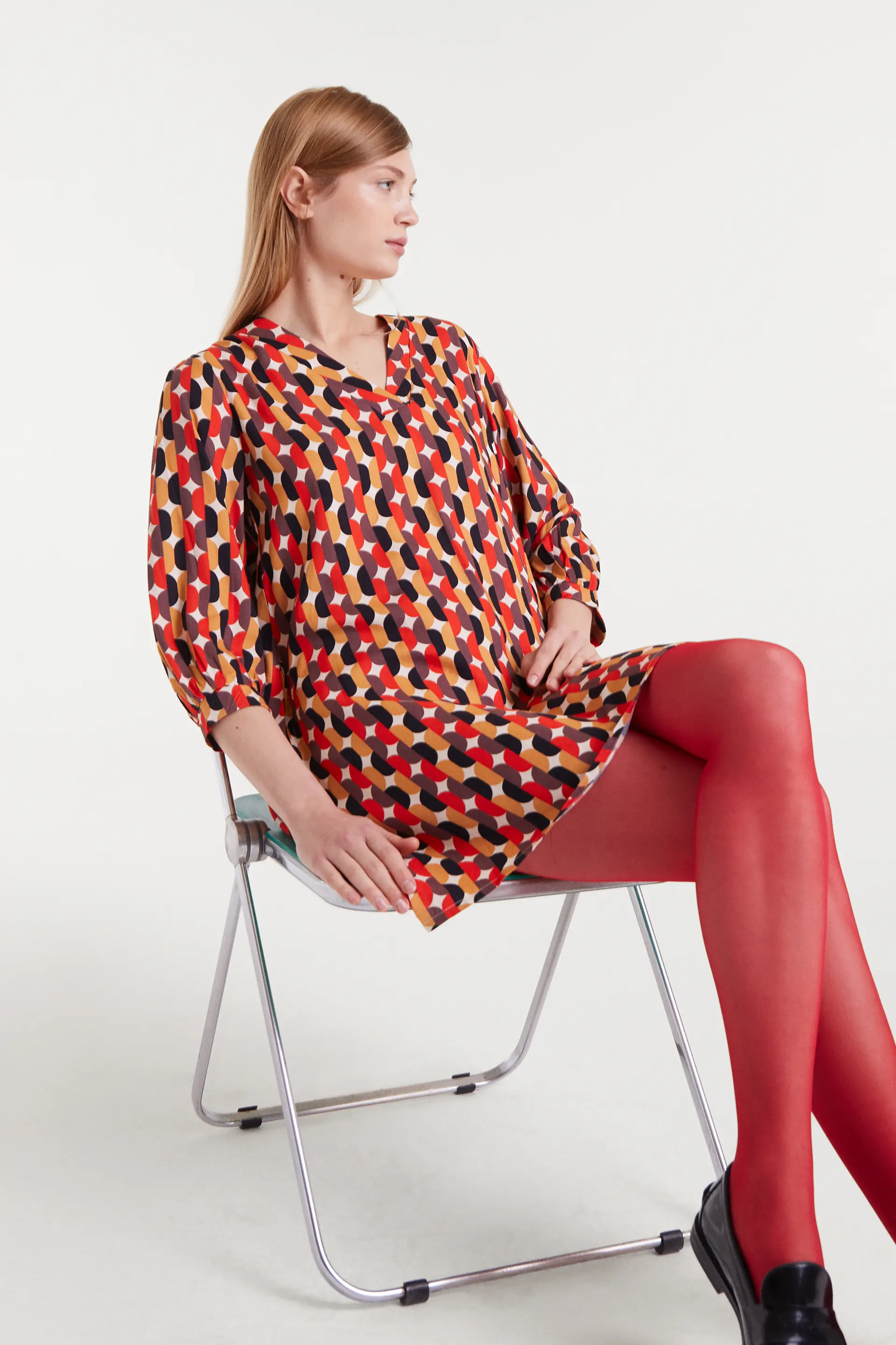 Vestido corto con estampado Link - Image 5