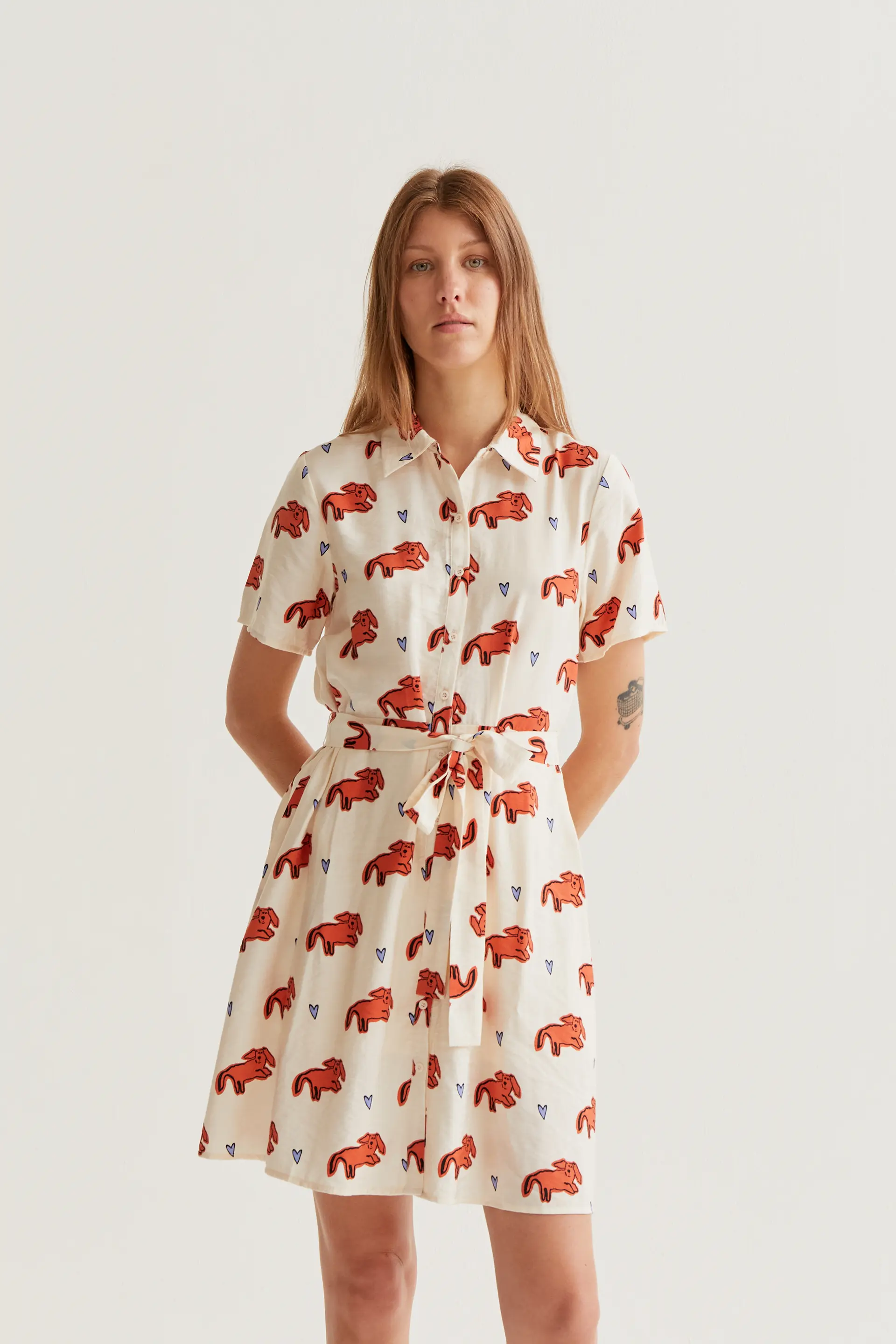 Vestido corto con estampado Tochi