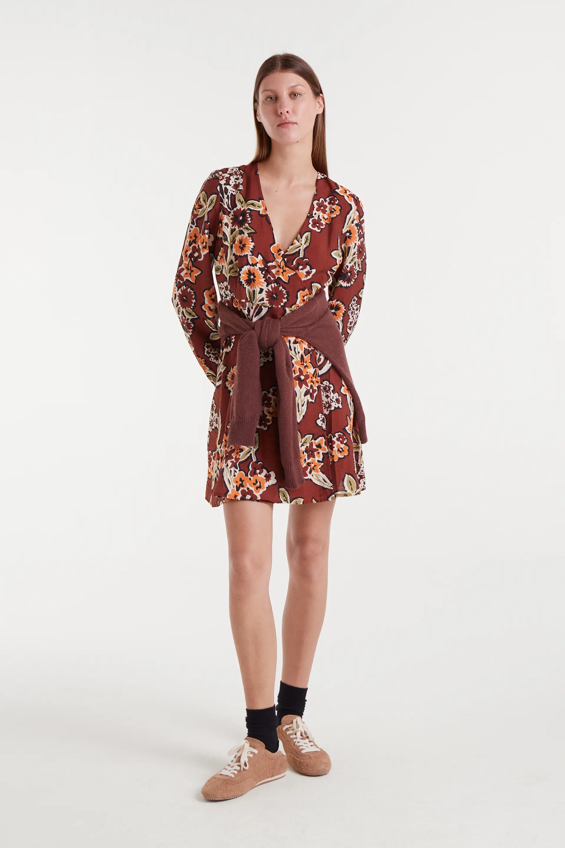 Vestido corto crepé ligero con estampado Daisy - Image 5