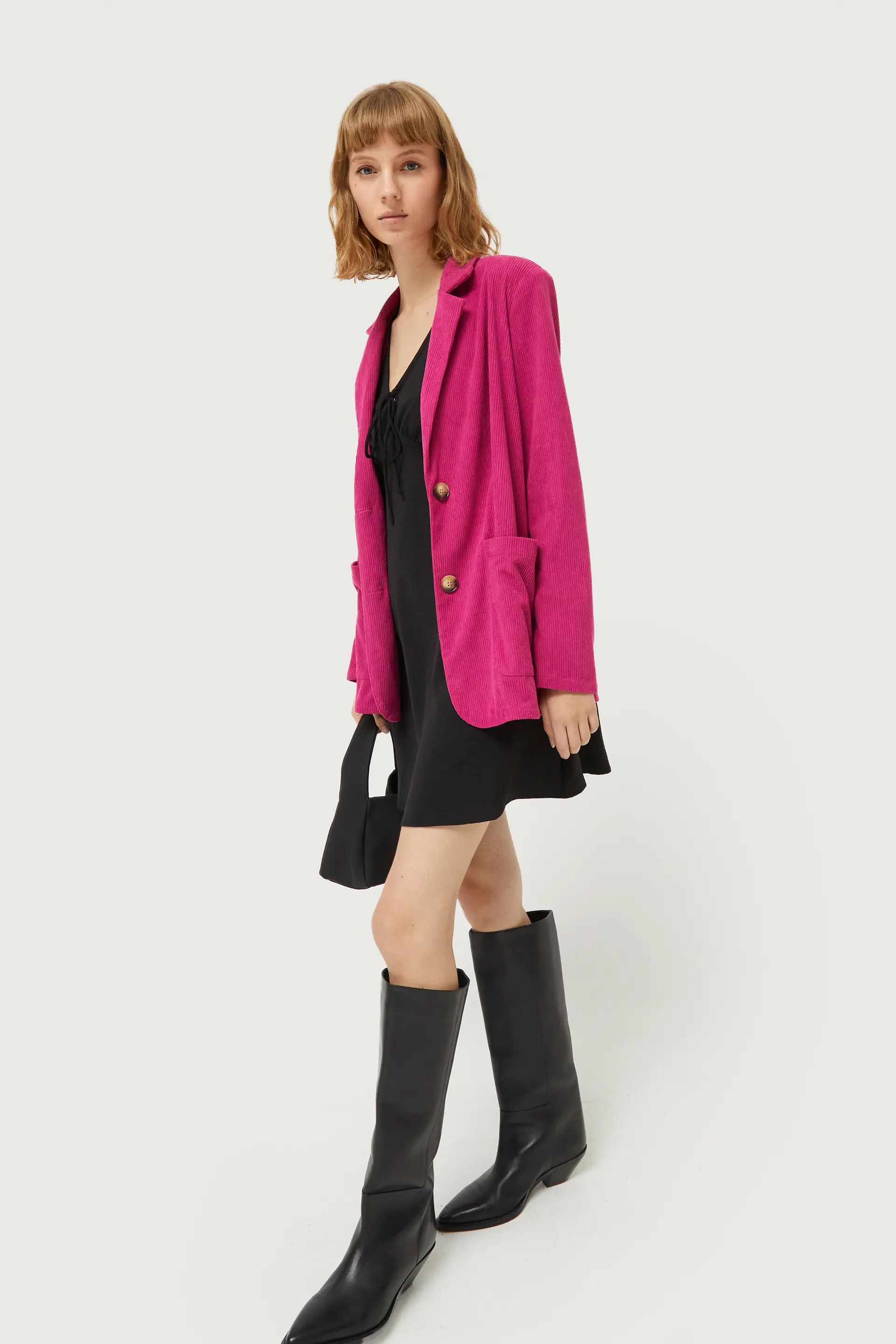 Vestido corto de crepé negro - Image 7