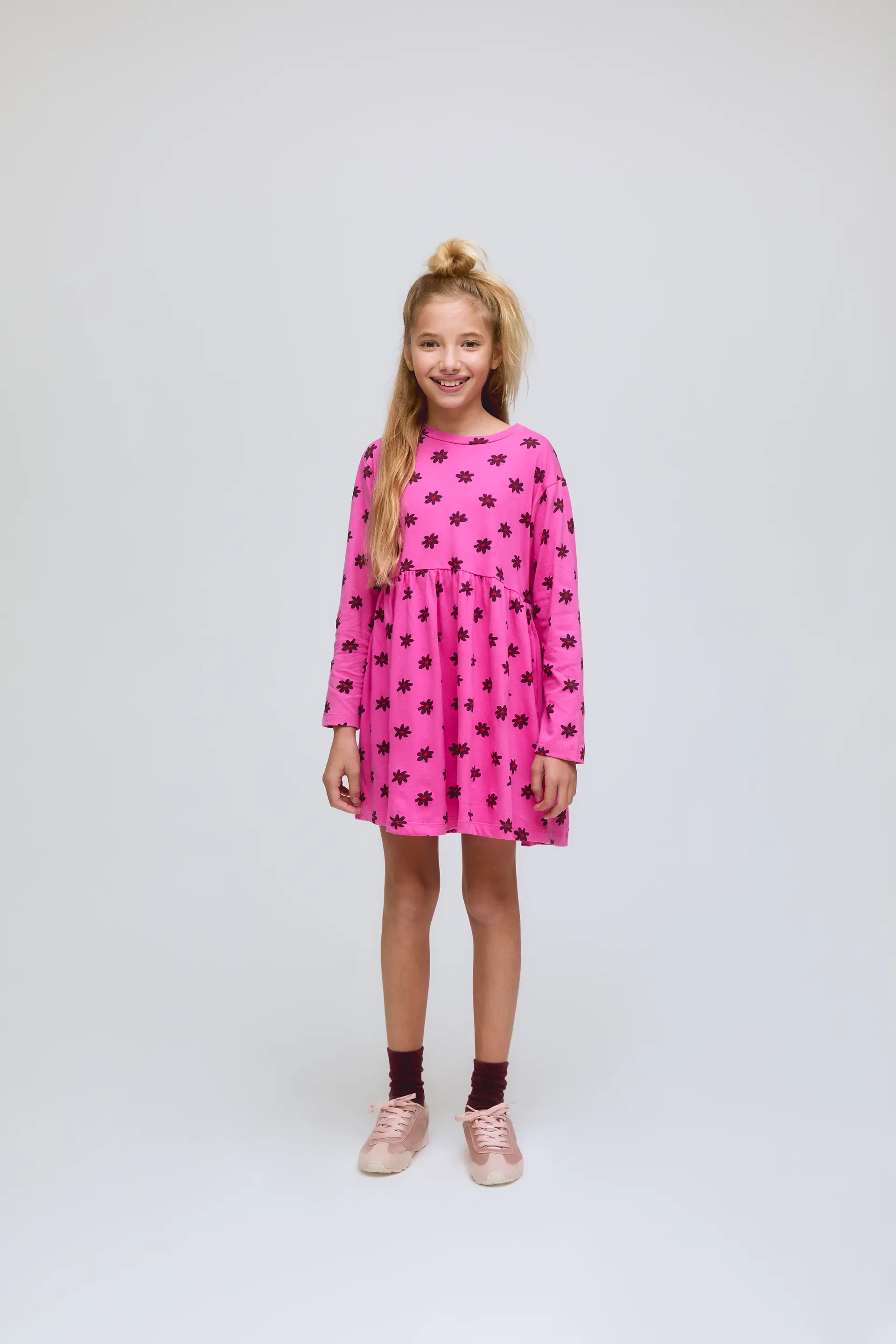 Vestido corto de niña en color rosa estampado Daisy.