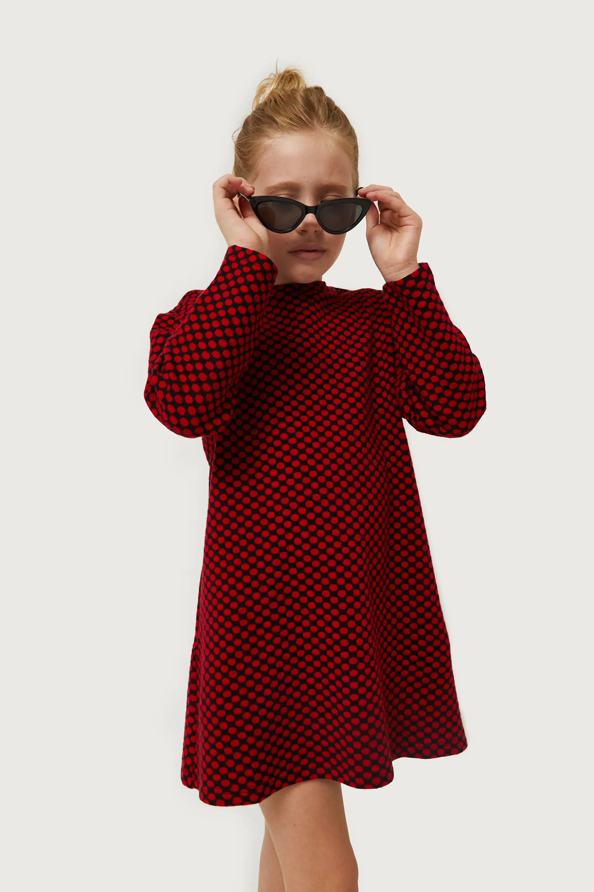 Vestido corto de niña estampado jacquard rojo - Image 4