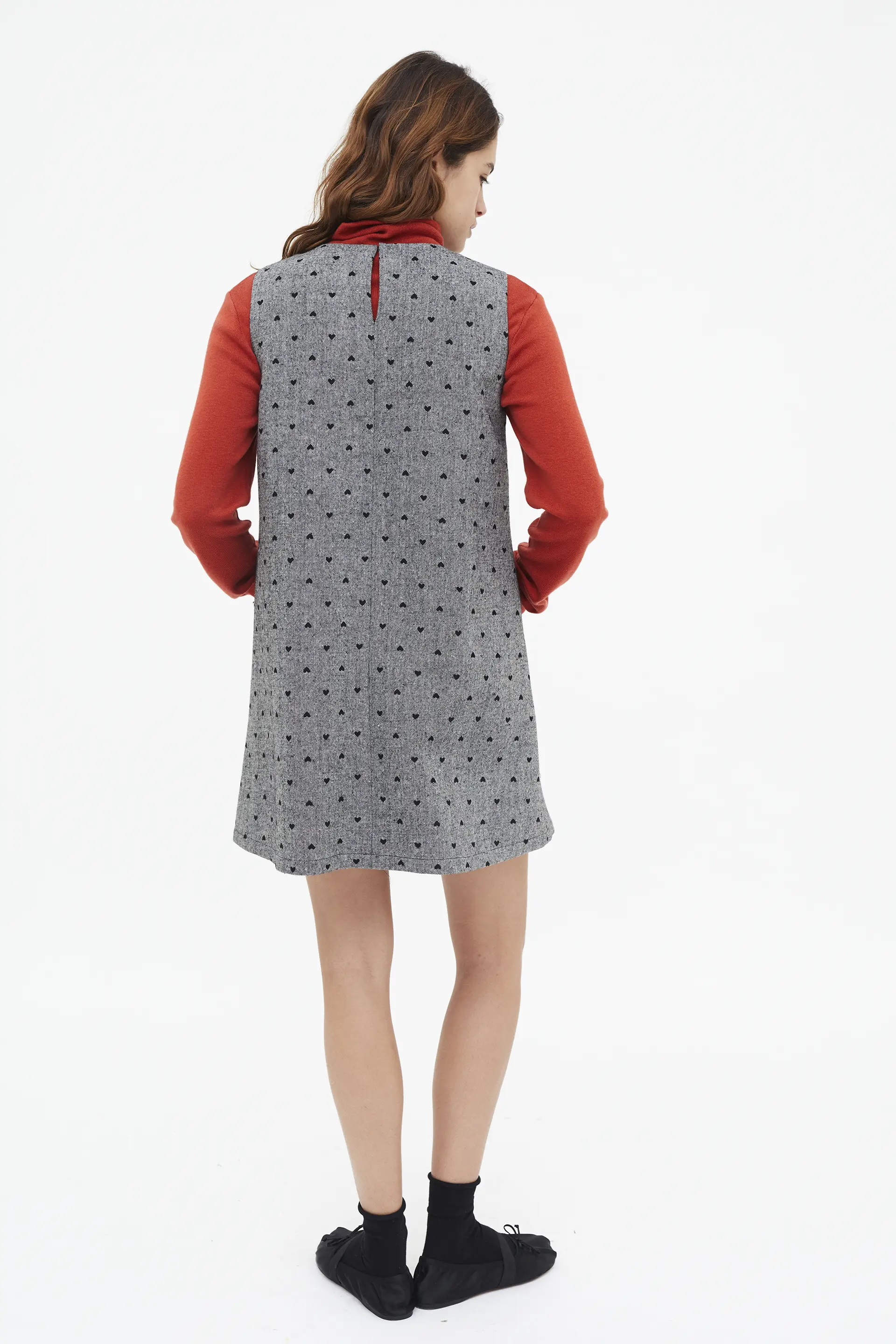 Vestido corto tweed con estampado de corazones negro - Image 3