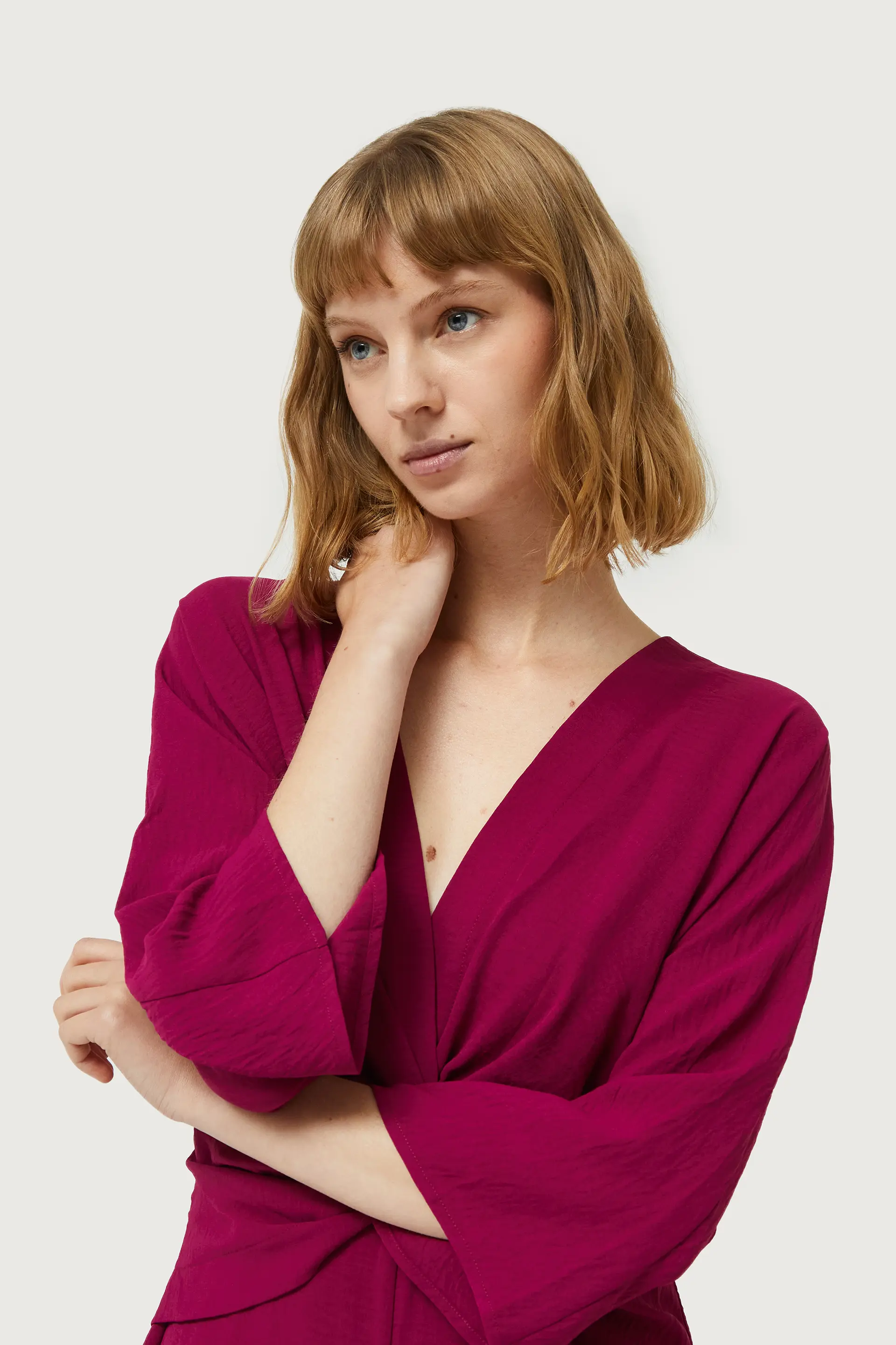 Vestido largo drapeado fucsia - Image 4