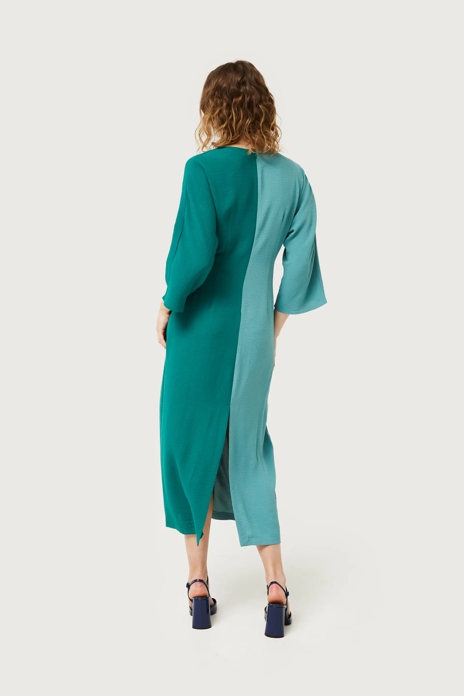Vestido largo drapeado verde y azul - Image 5