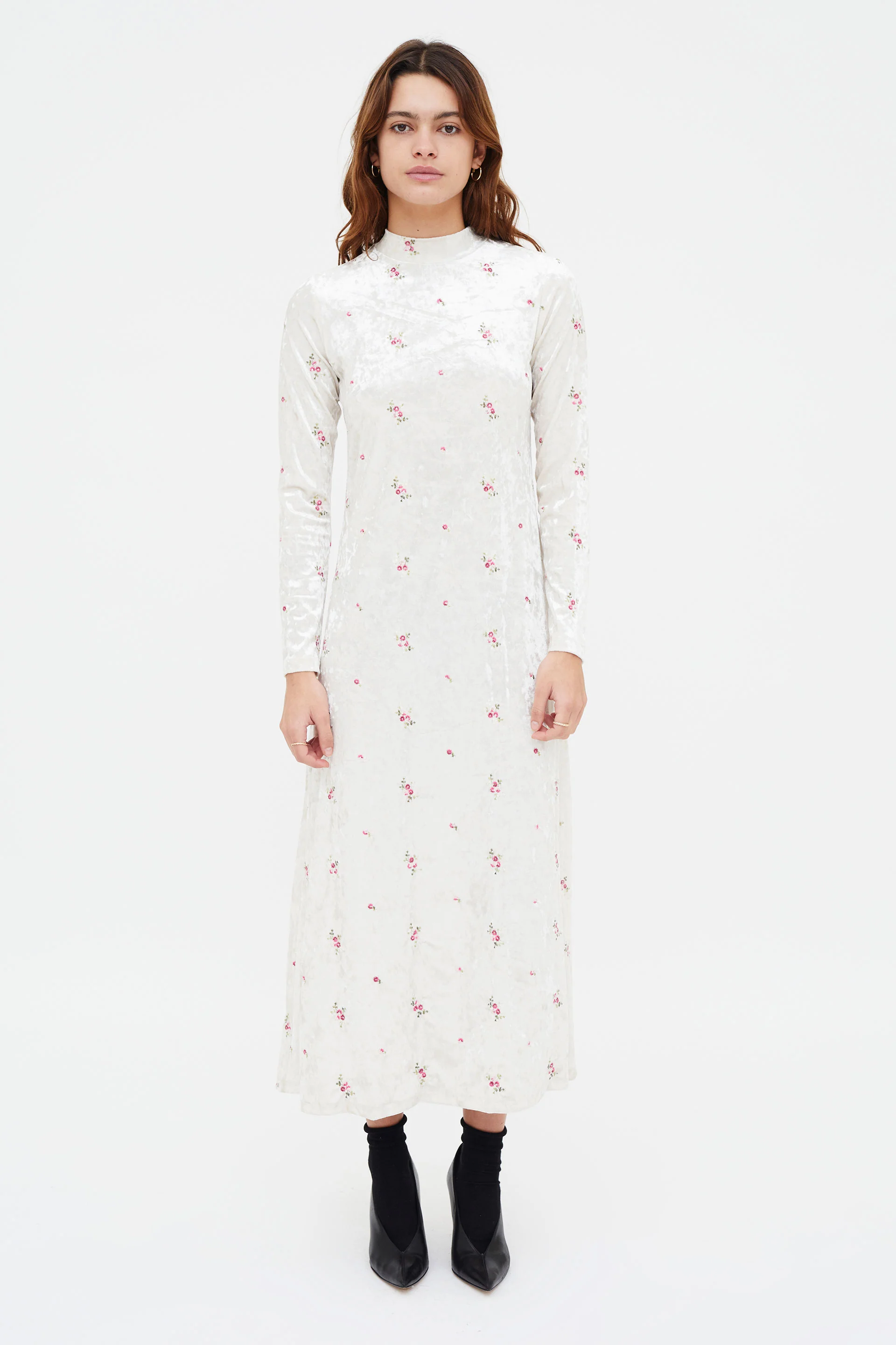 Vestido largo terciopelo con bordado floral