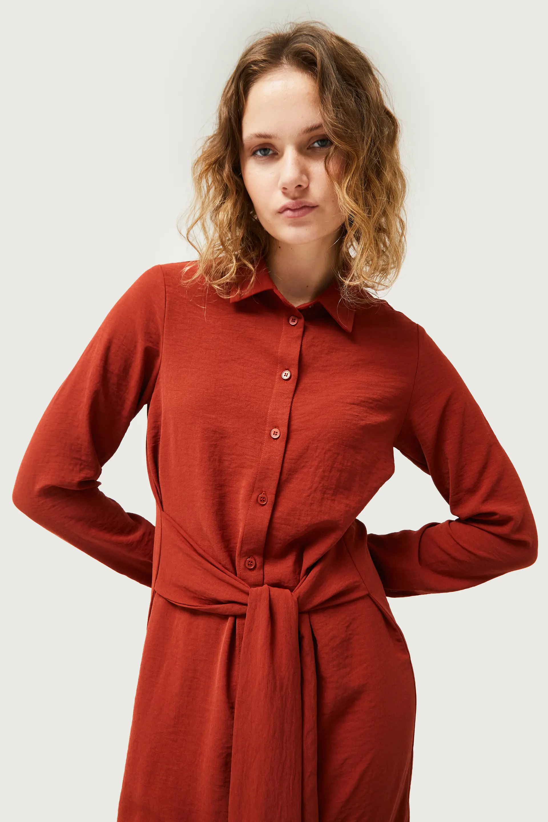Vestido midi camisero marrón - Image 3
