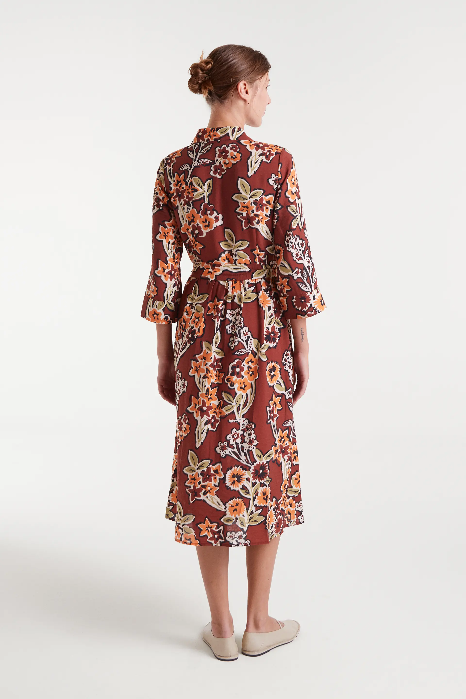 Vestido midi crepé ligero con estampado Daisy - Image 3
